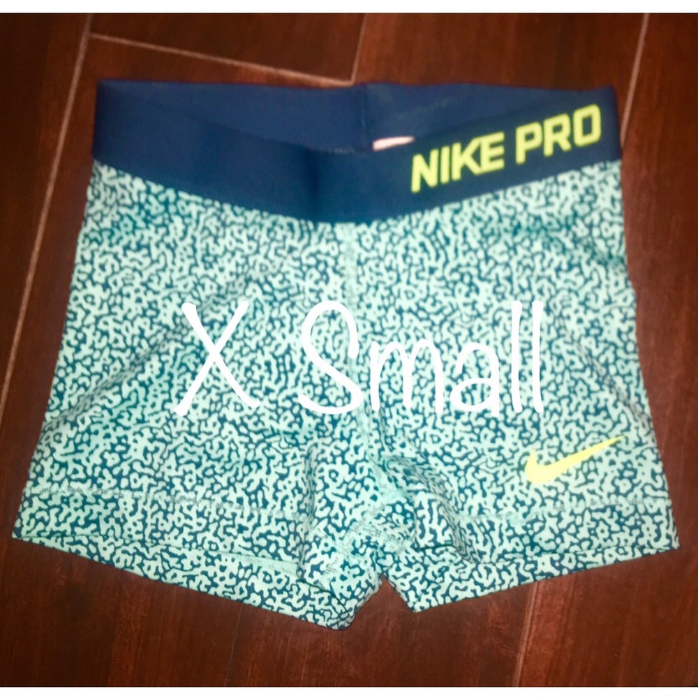 Nike Pro